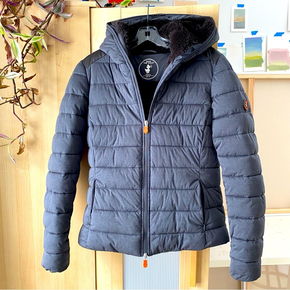 NWOT Women’s small Save the Duck puffer jacket with hood